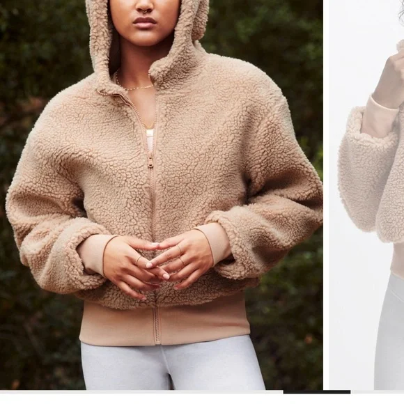 Summit Teddy Jacket Fabletics - Picture 4 of 9
